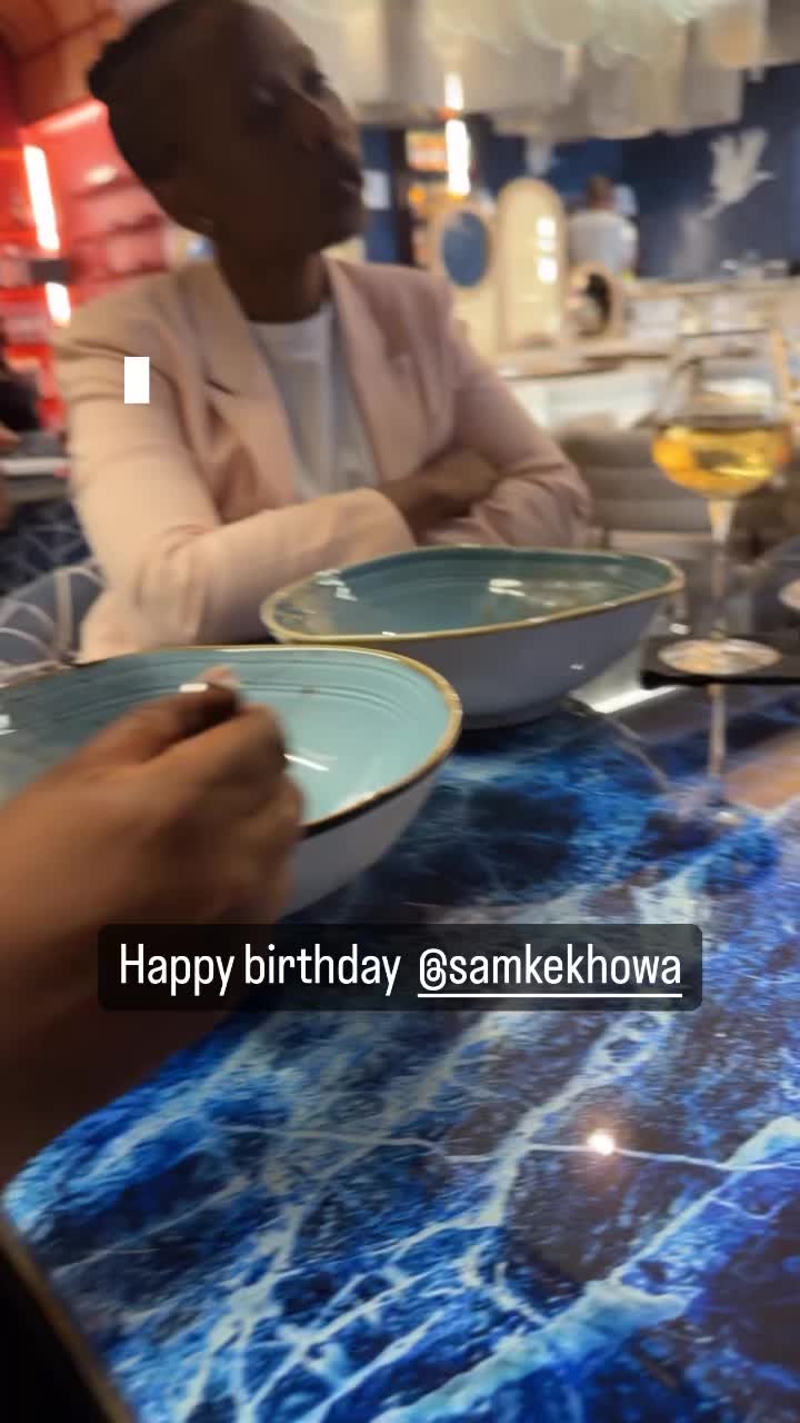  Crane & Feathers Restaurant