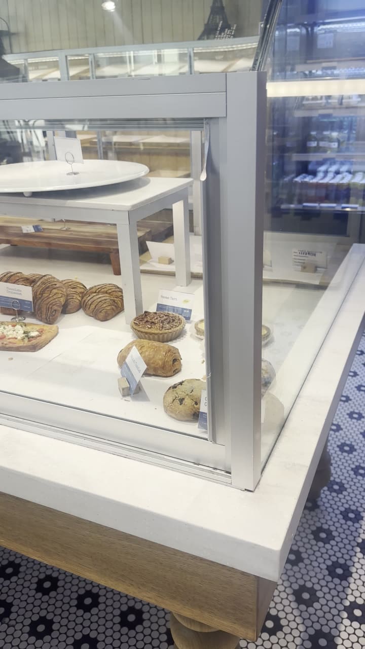 Video review of Paris Baguette