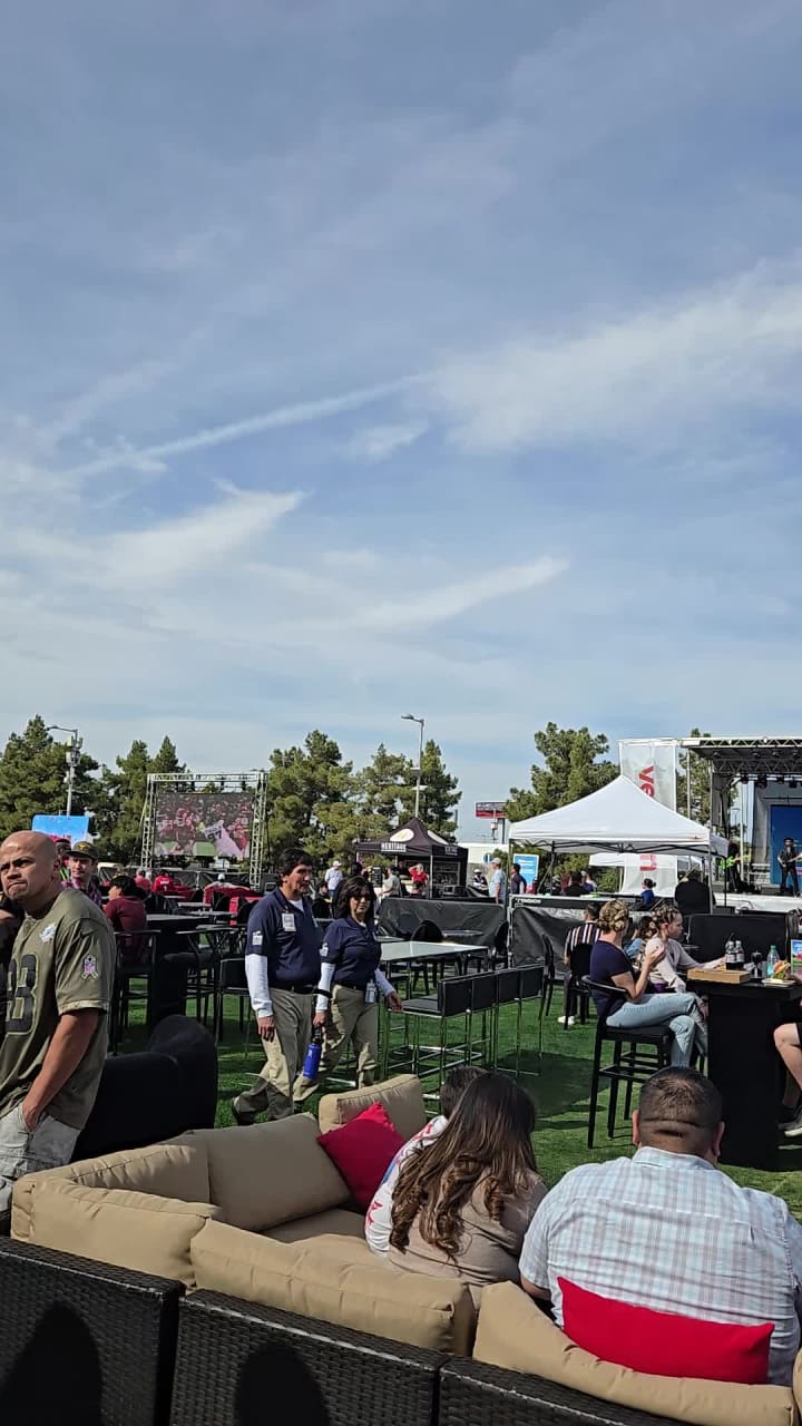 Flanker Kitchen + Sports Bar - Arizona