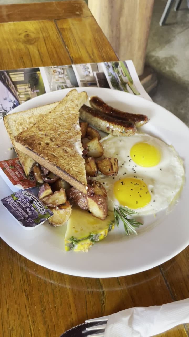 Video review of Nalu's South Shore Grill