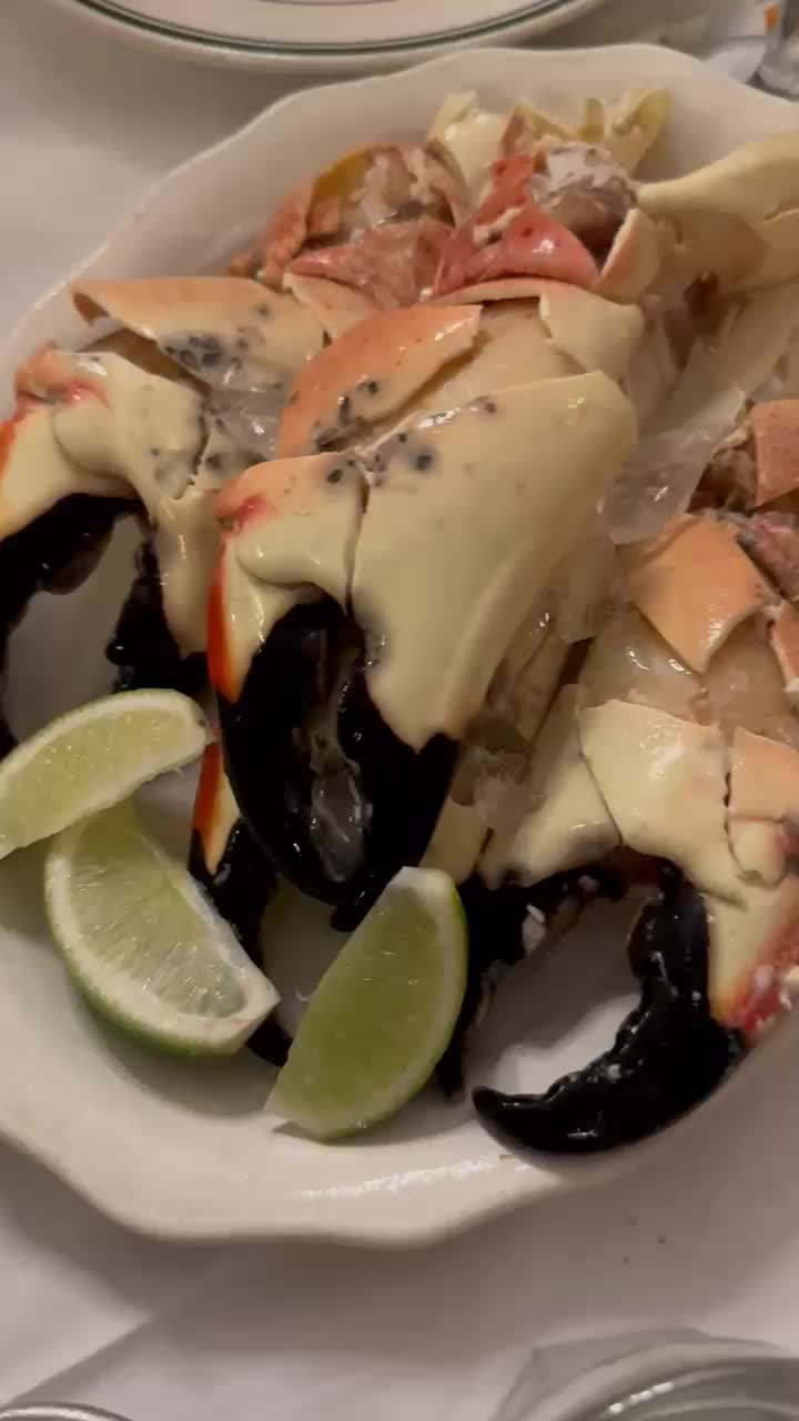 Video review of Joe's Stone Crab