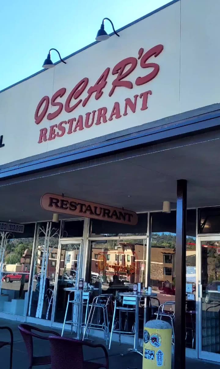 Oscar's Cafe
