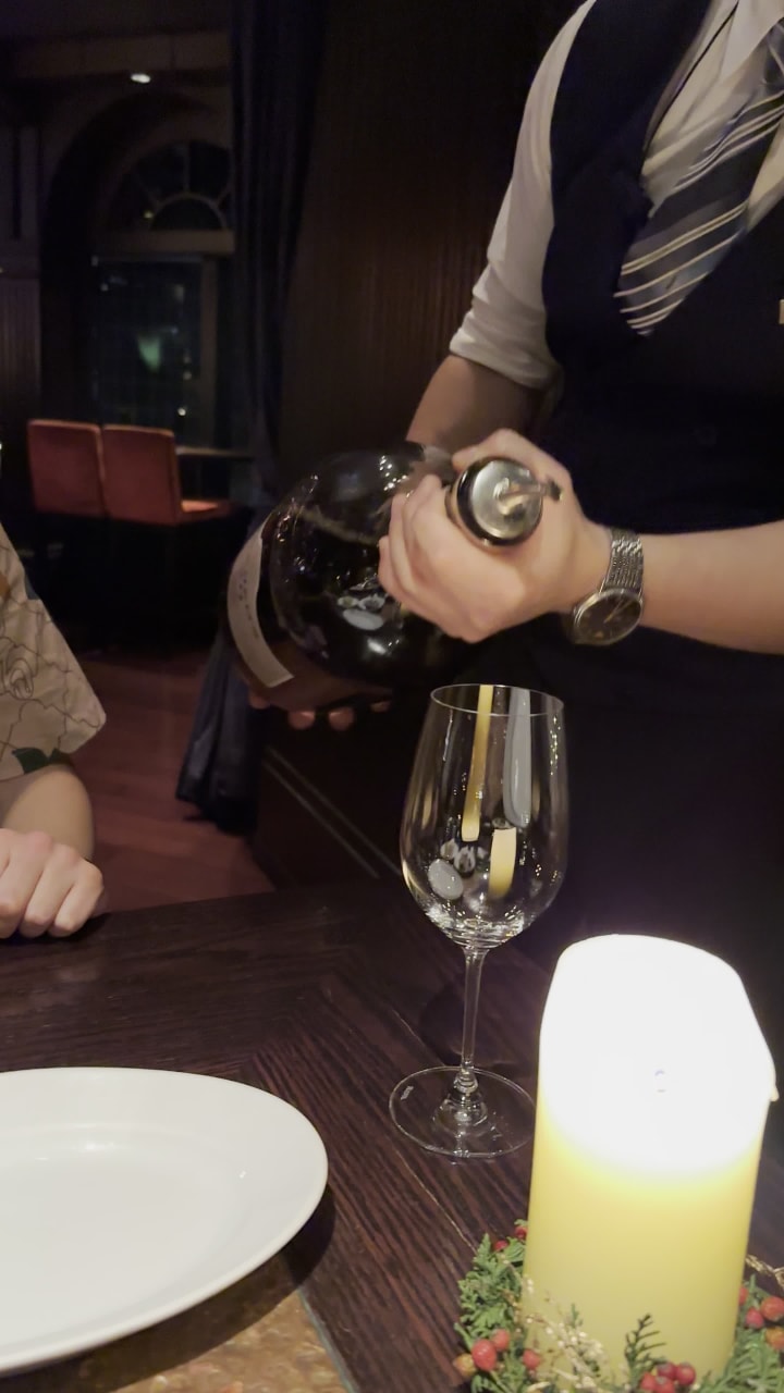 Video review of Grand Hyatt Steakhouse