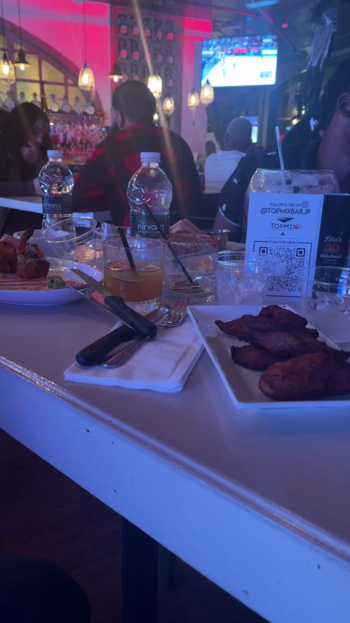 Top Mix Bar & Kitchen