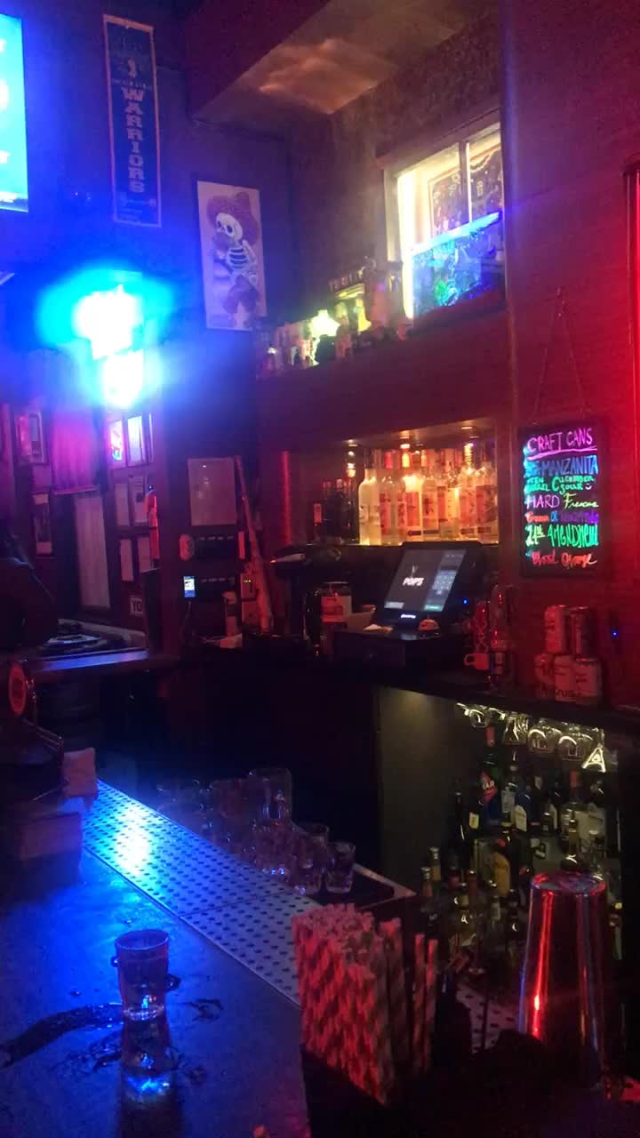 Video review of Pop's Bar