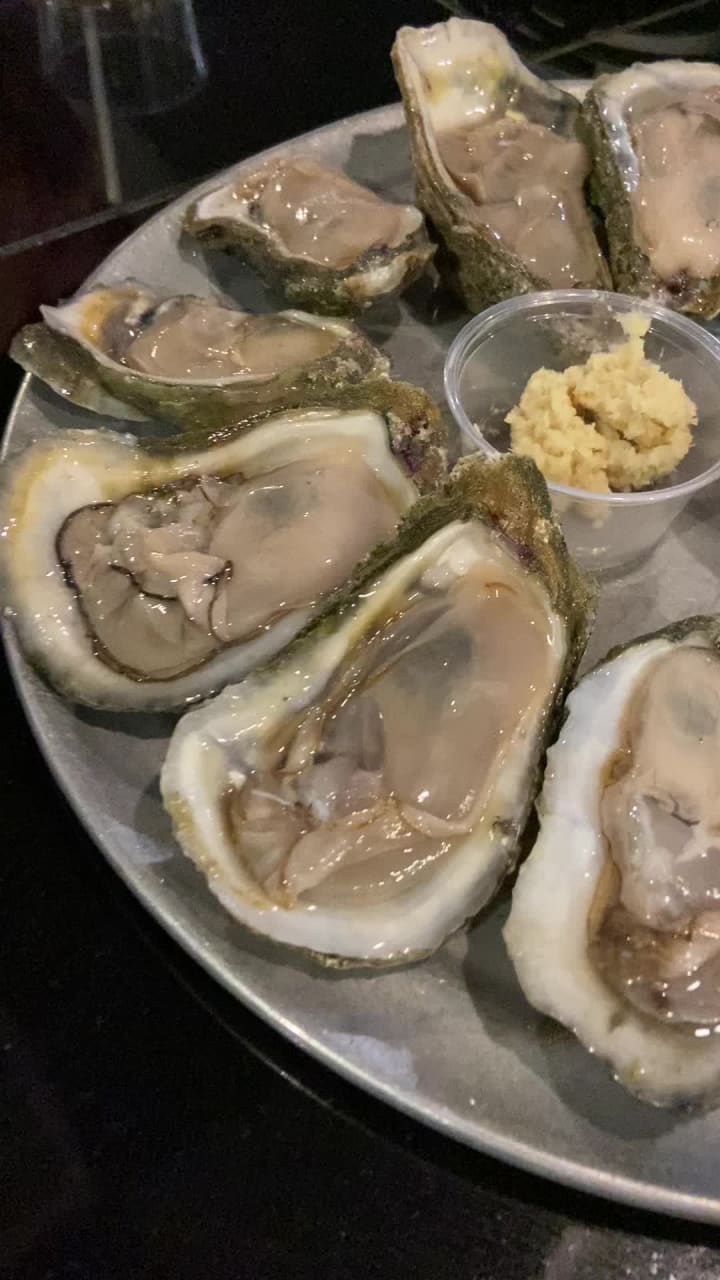 The Full Moon Oyster Bar