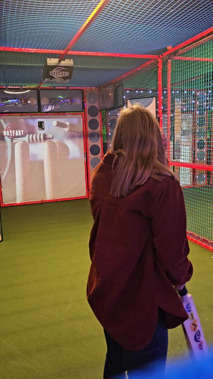 Sixes Social Cricket