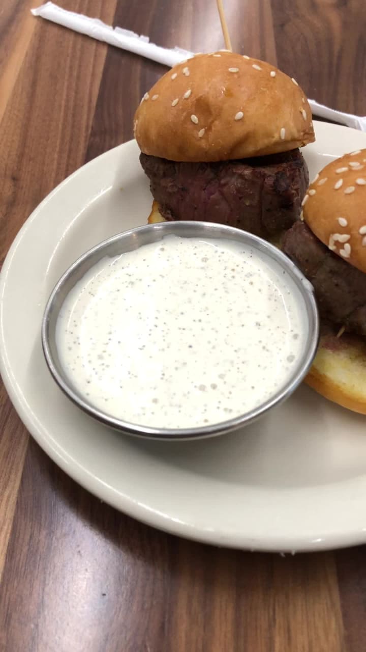 Video review of Harry & Izzy's