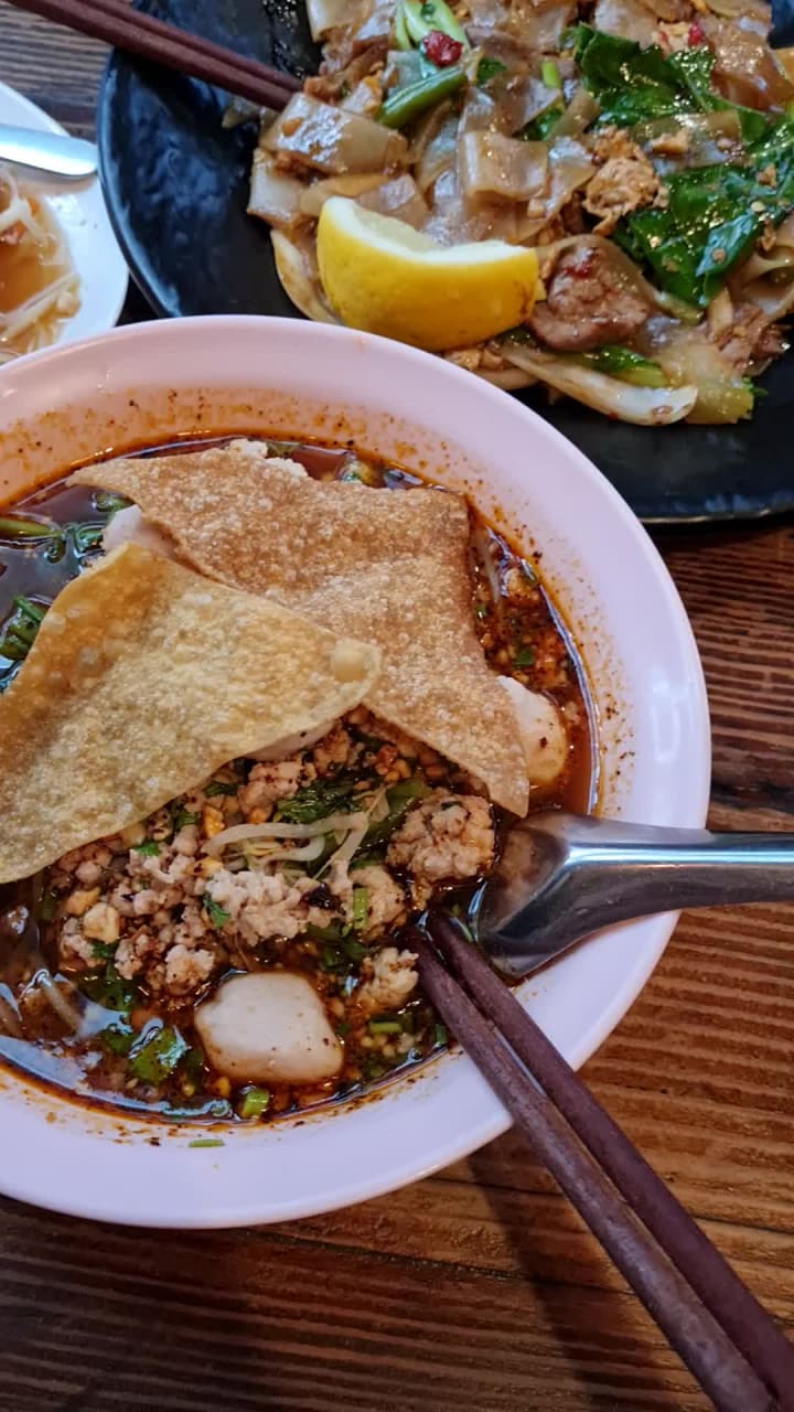 Show Neua Thai Street Food