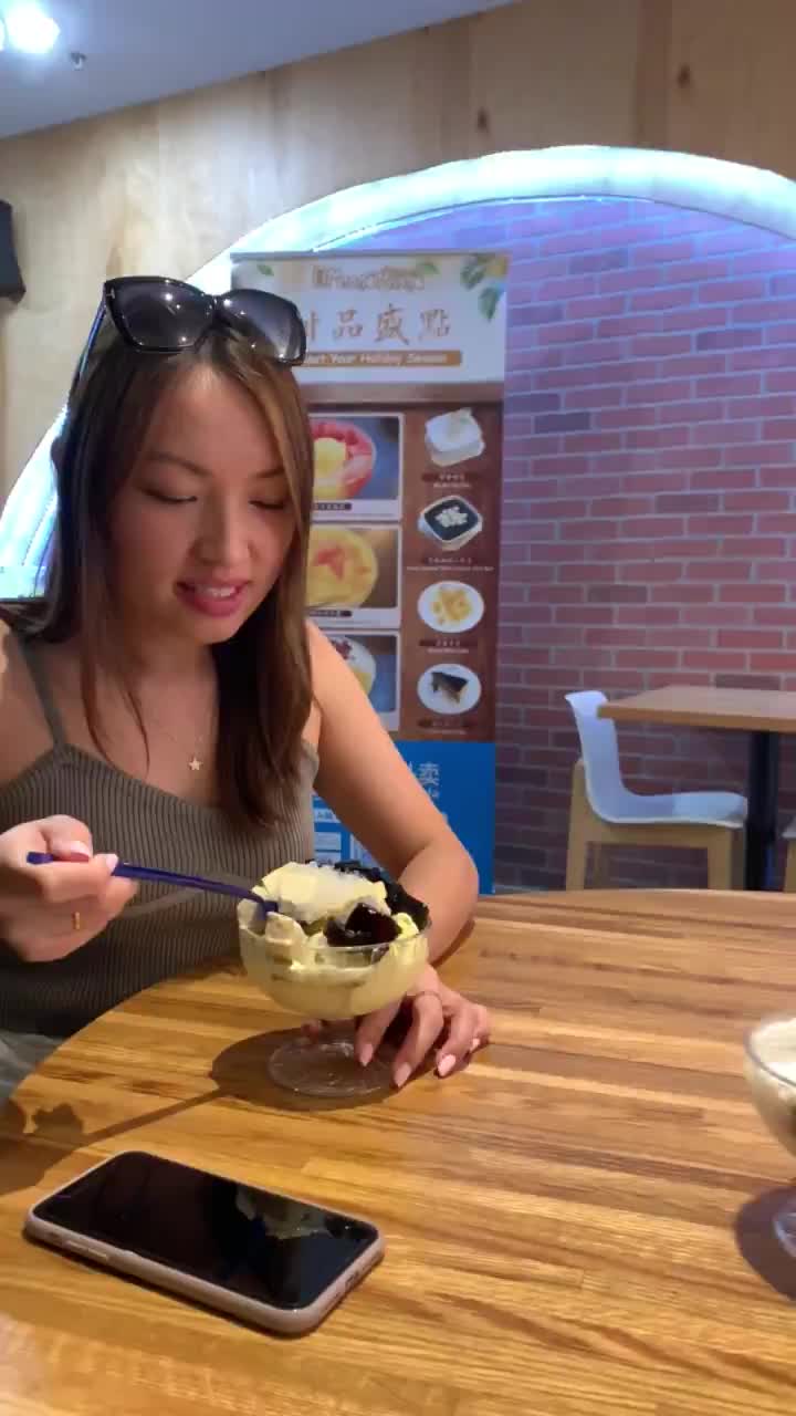 Video review of Mango Mango Dessert