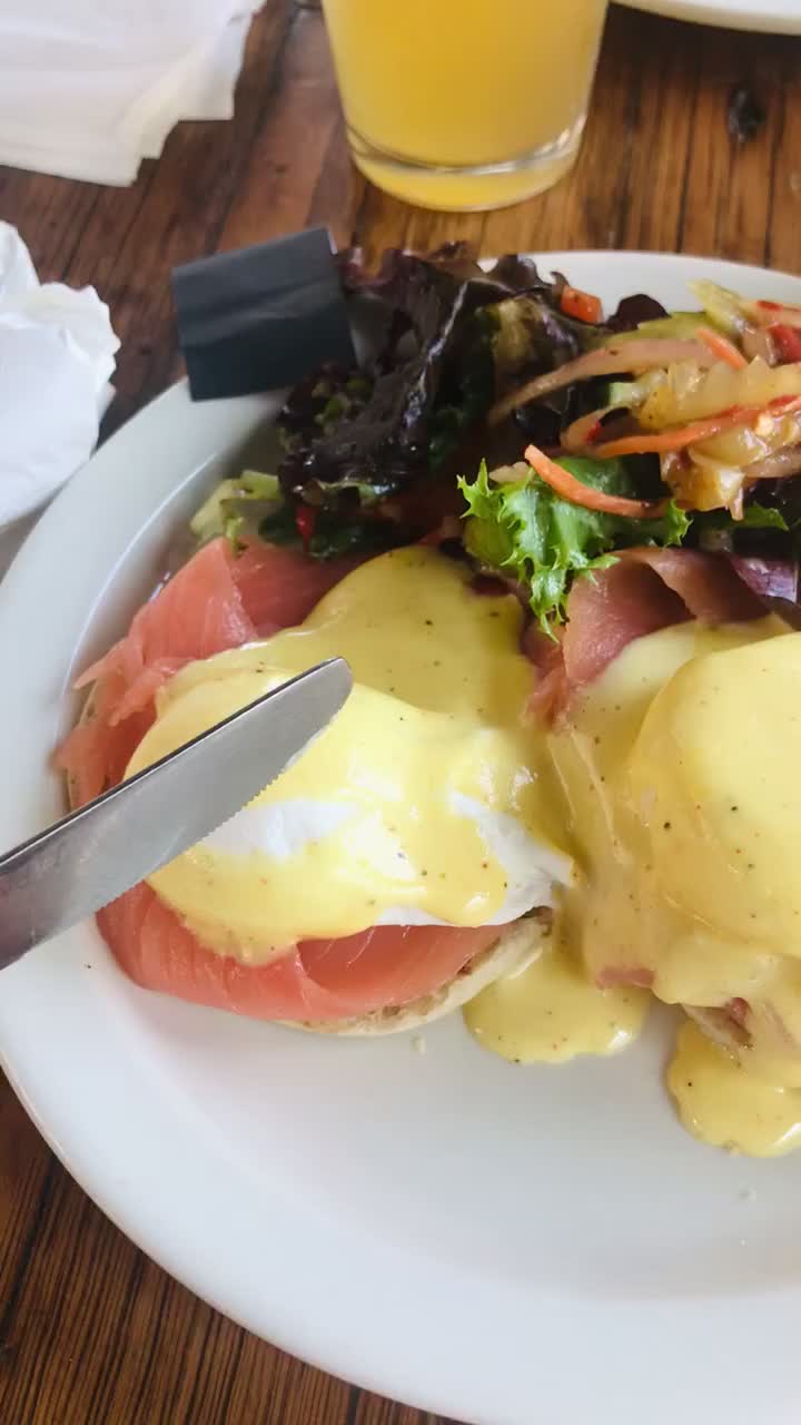 Video review of Forest Hills Station House