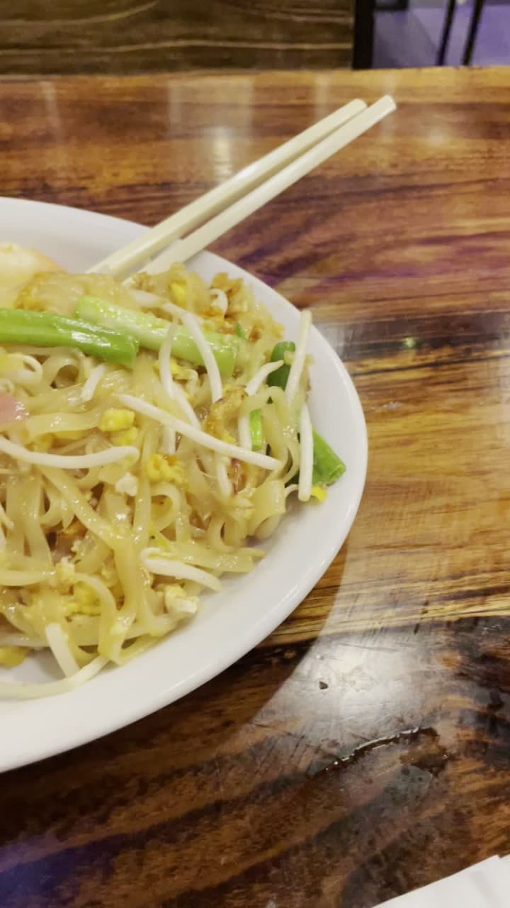 Video review of iThai Bangkok Street Food