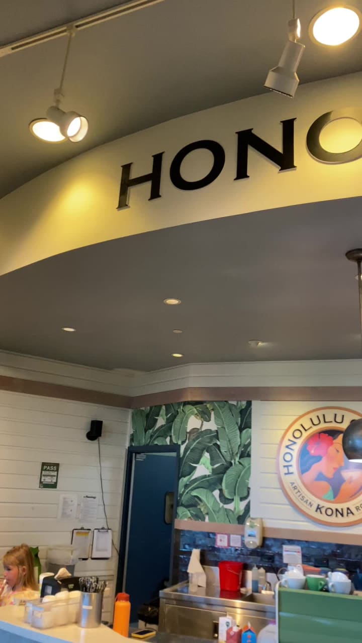 Video review of Honolulu Coffee Company