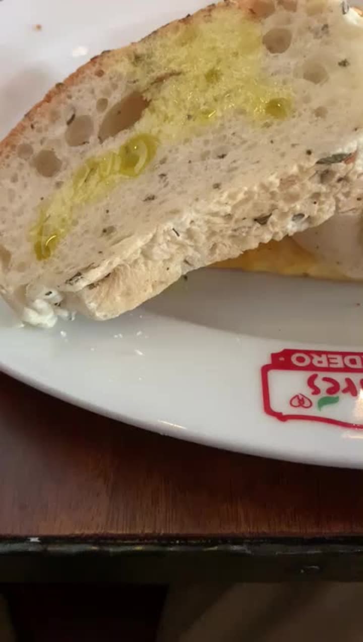 Video review of Andrés Paradero