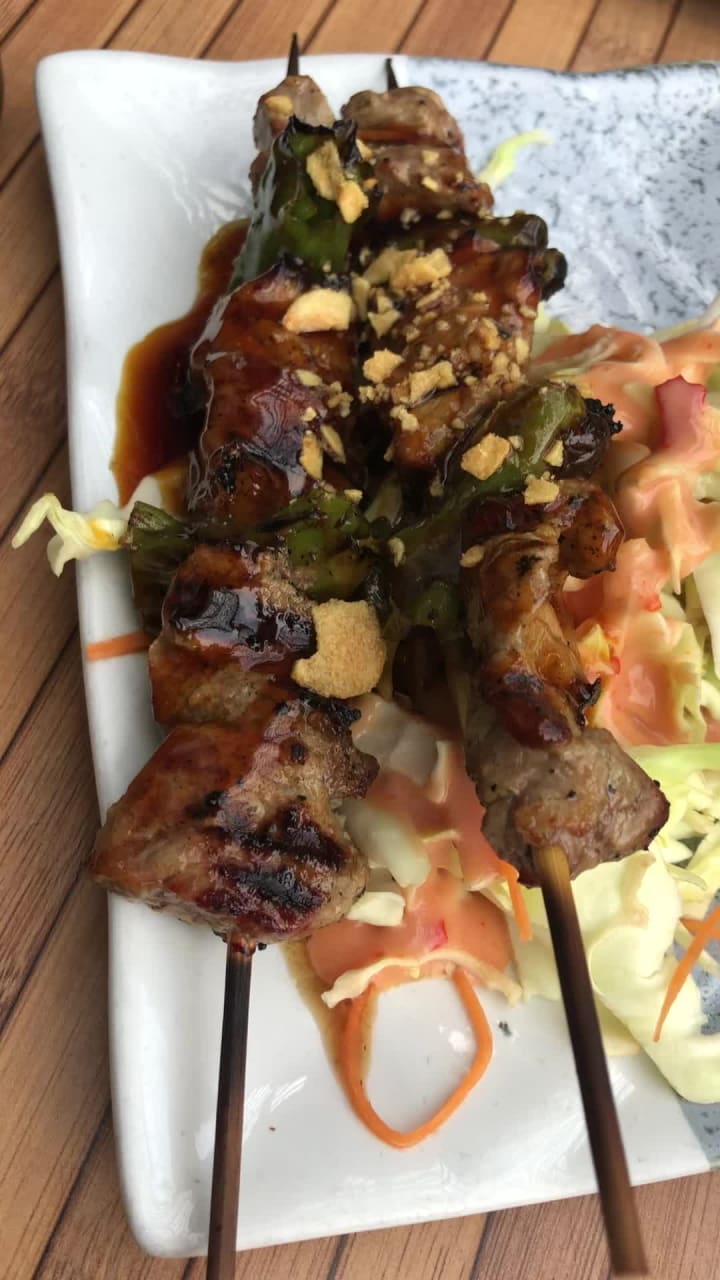 Video review of Doraku Kaka'ako Izakaya and Sushi