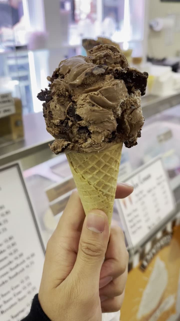 Video review of North Pole Fudge Co.