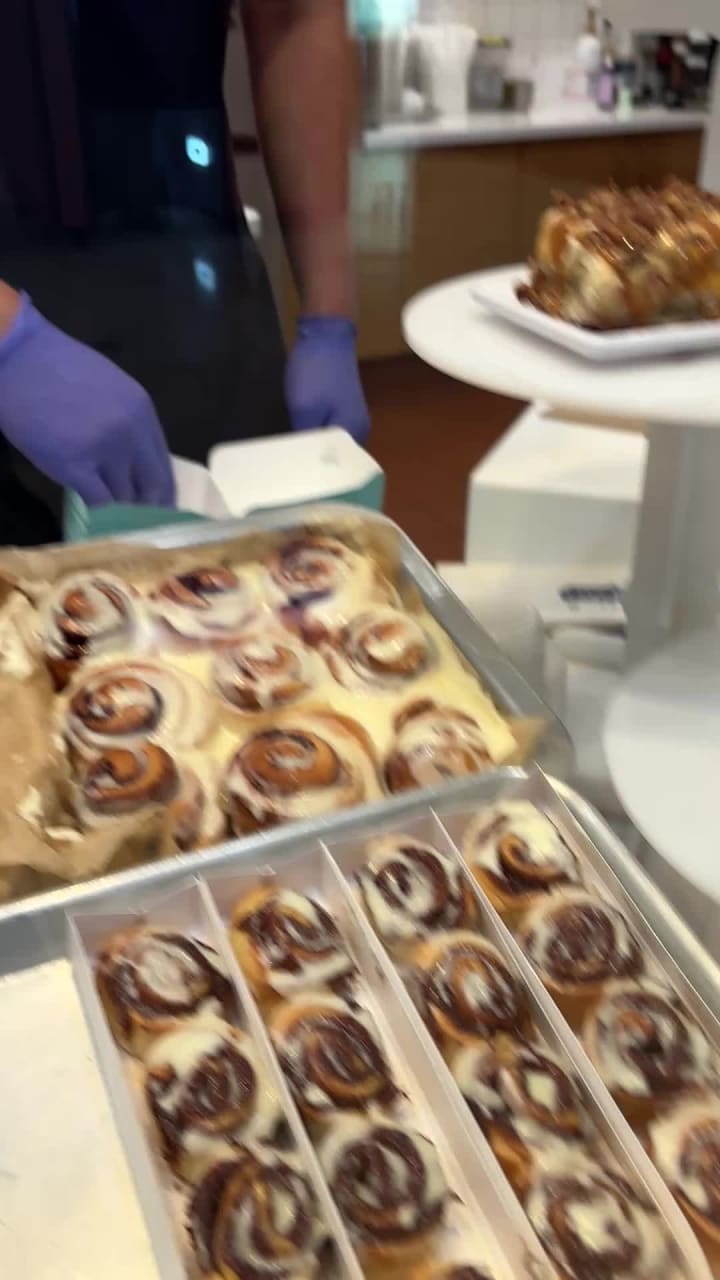 Video review of Cinnabon