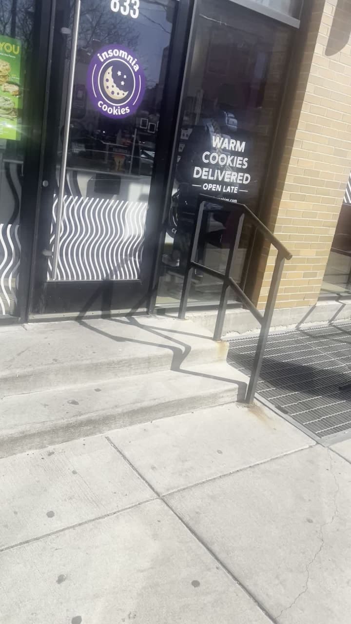 Insomnia Cookies