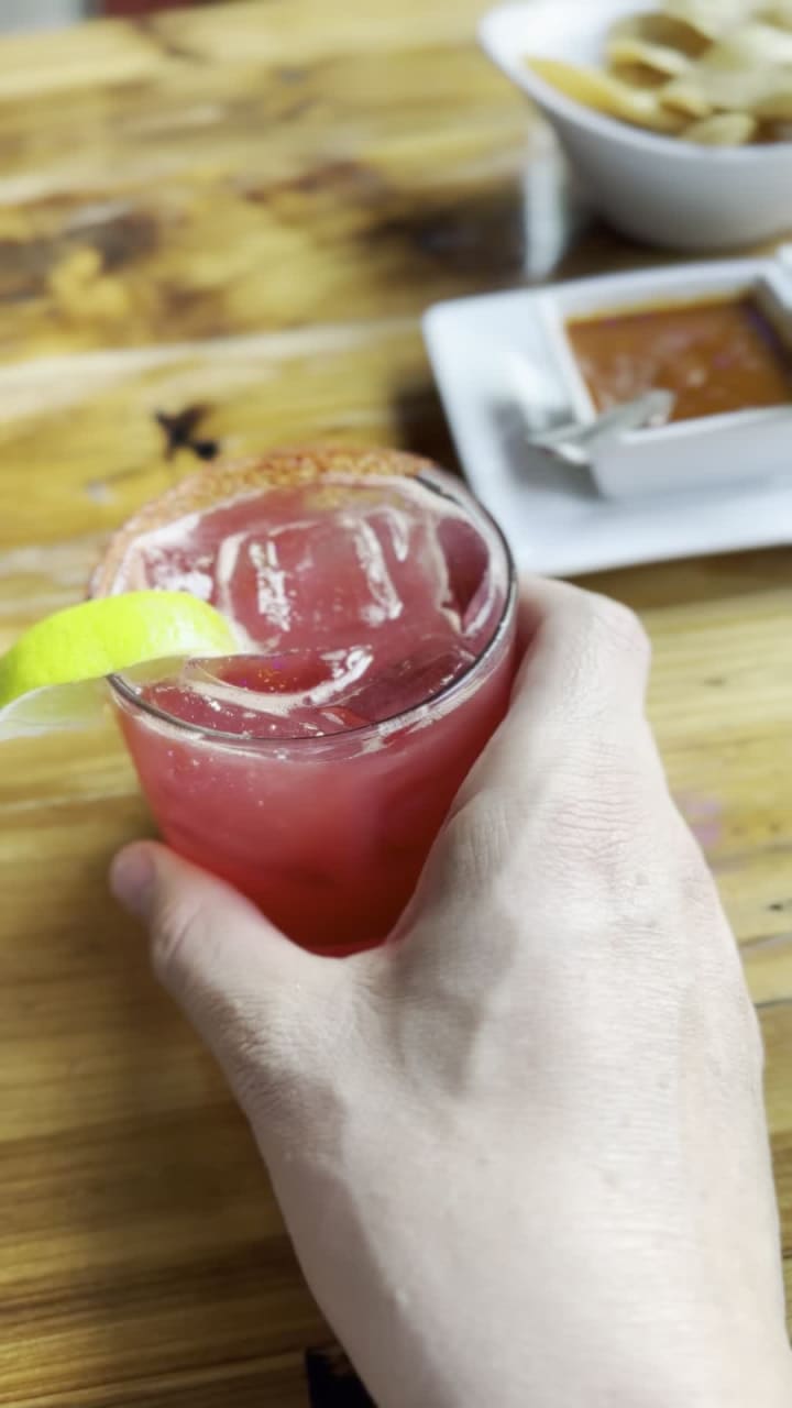 Video review of El Jefe