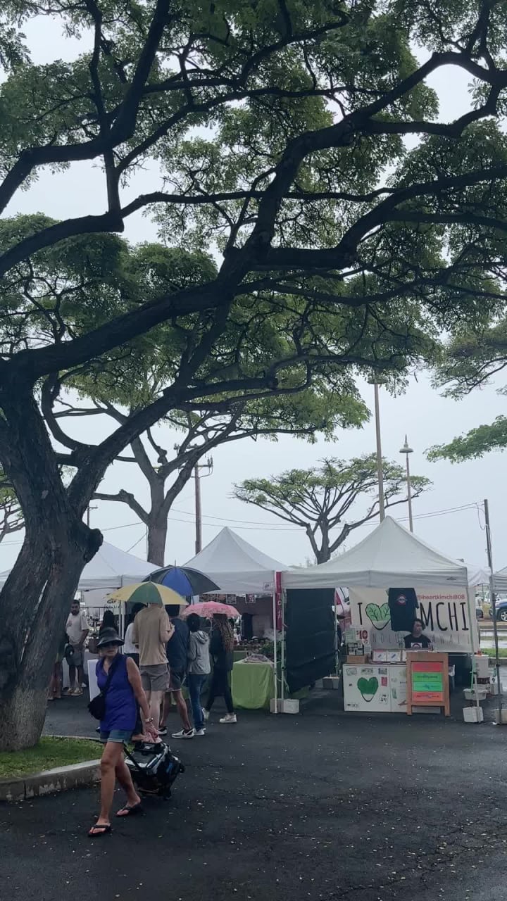 Video review of Ala Moana Farmers Market