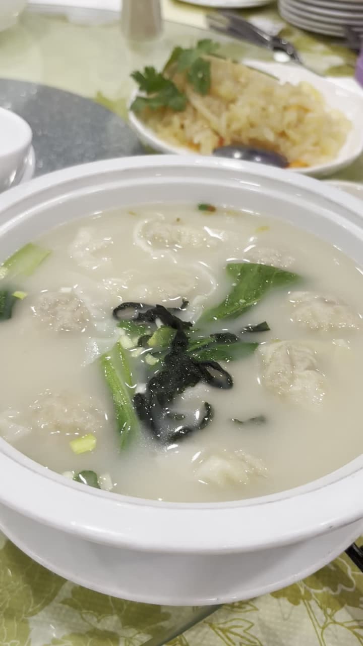 Video review of Golden Wonton King