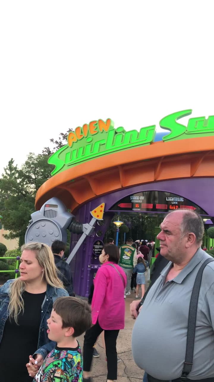 Video review of Alien Swirling Saucers