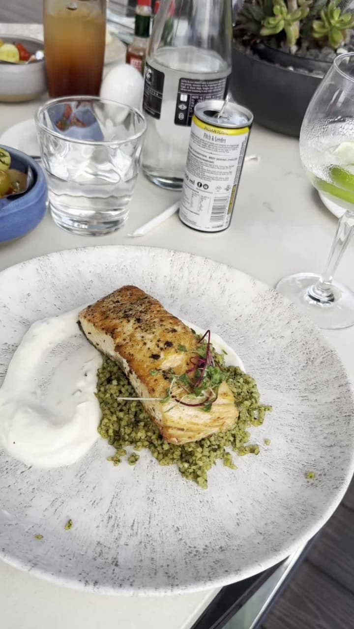 San Deck, Bar & Restaurant