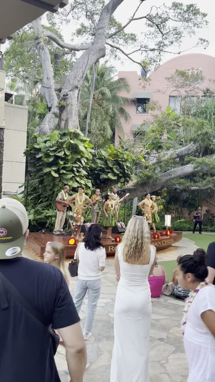 Video review of Royal Hawaiian Center