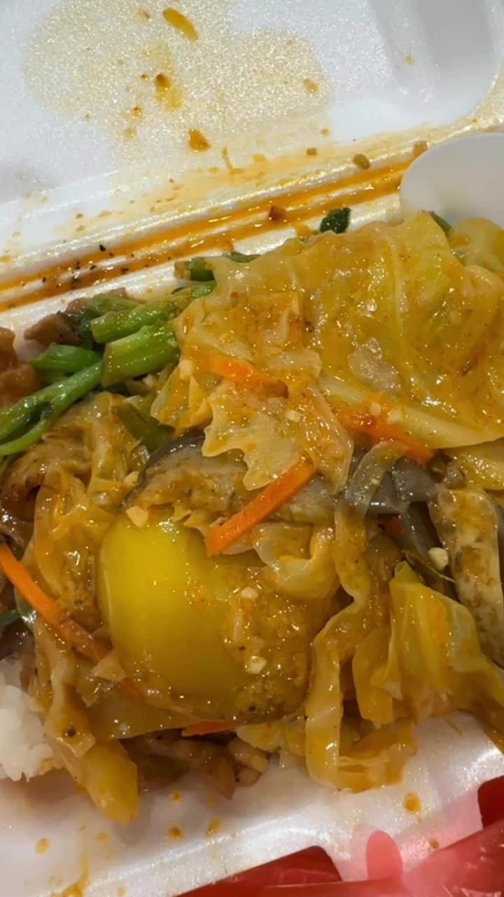 Video review of International Plaza