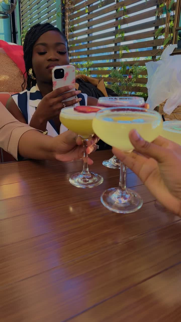 Video review of Enrique Tomas