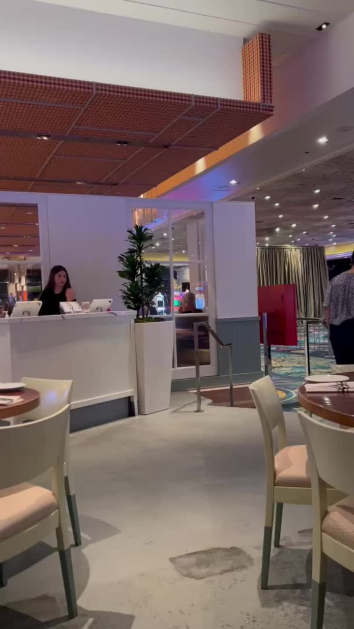 Wolfgang Puck Bar & Grill