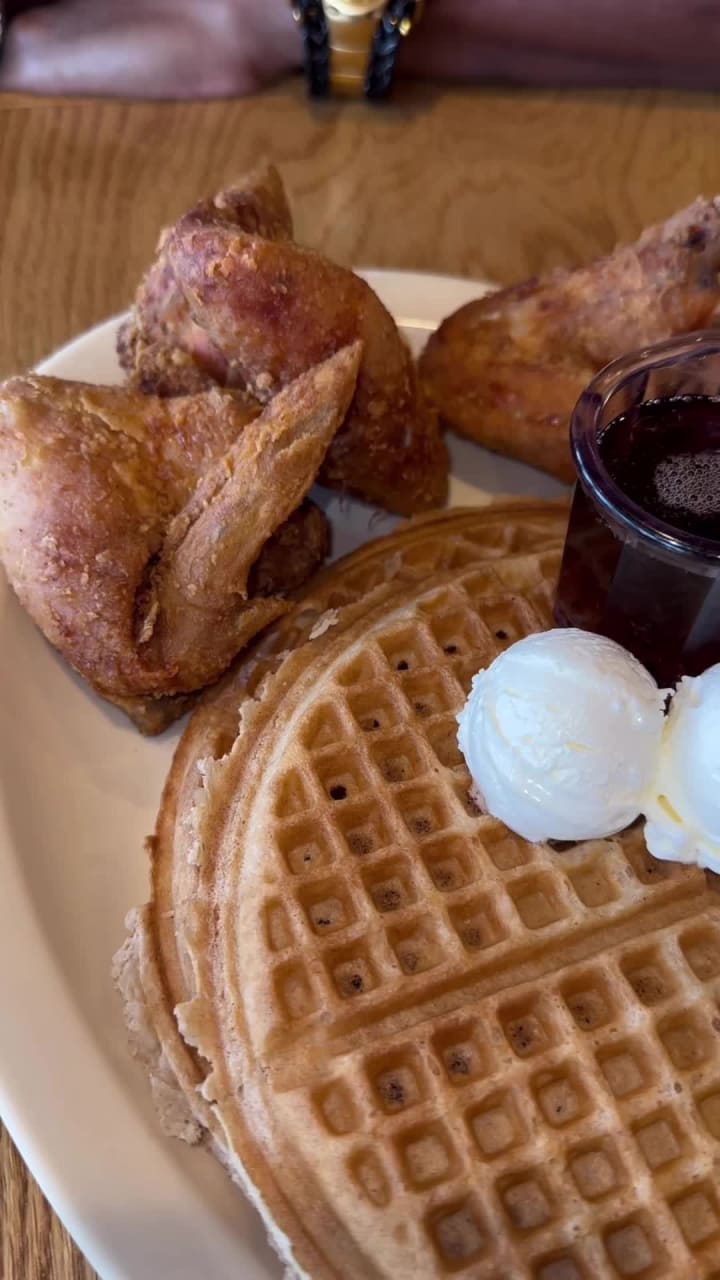 Video review of Roscoe's House of Chicken 'n Waffles
