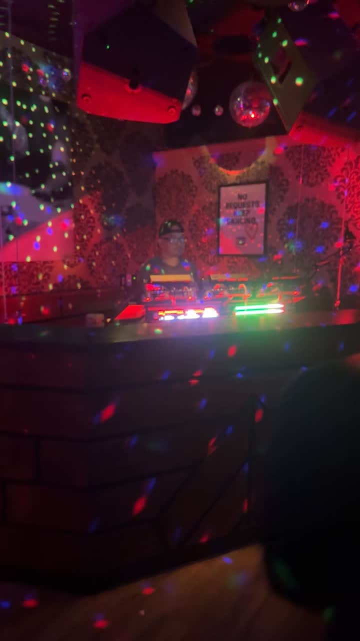 Video review of Cardiff Lounge