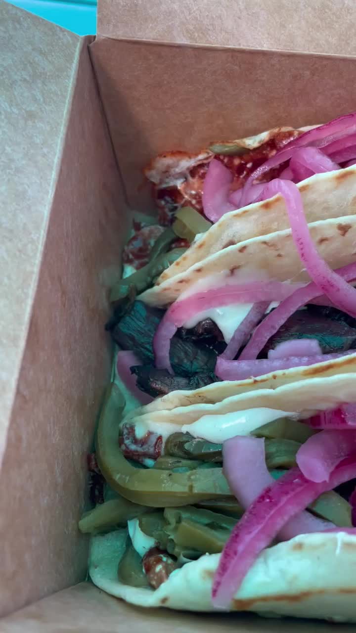 Video review of Cocina Luchadoras