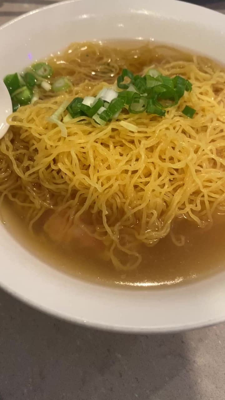 Video review of Wonton Hut 雲吞棧