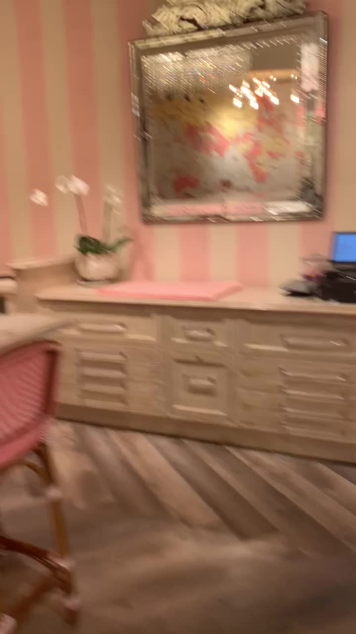 Boudoir Bar Café - Coffee & Treats