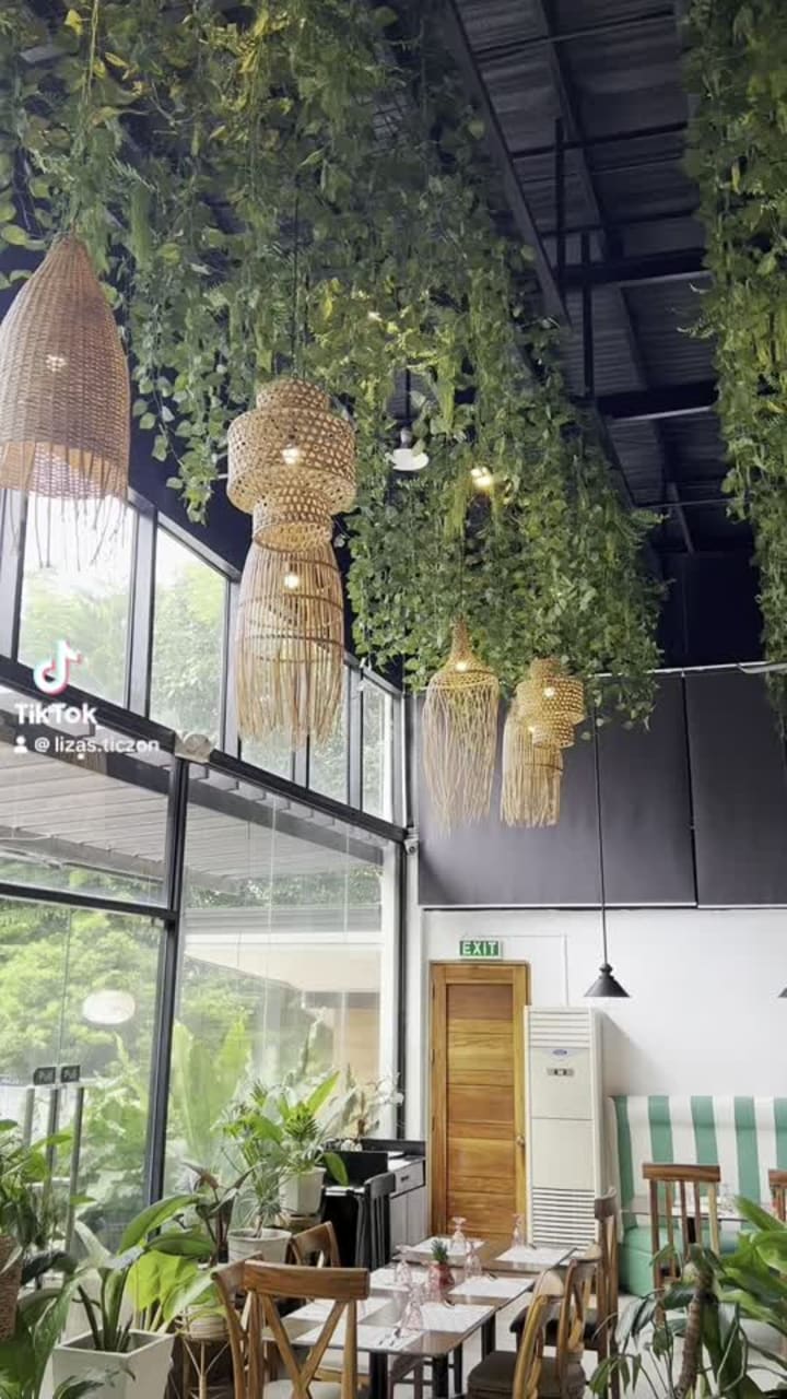 Video review of Farm Hills Garden