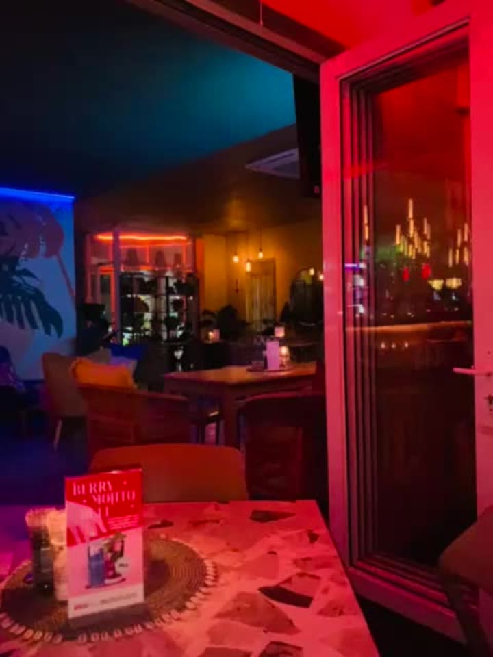 Banana's beach Summerstrand