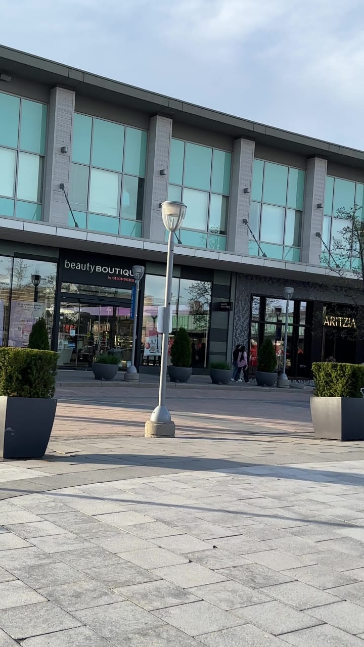 Video review of CF Shops at Don Mills