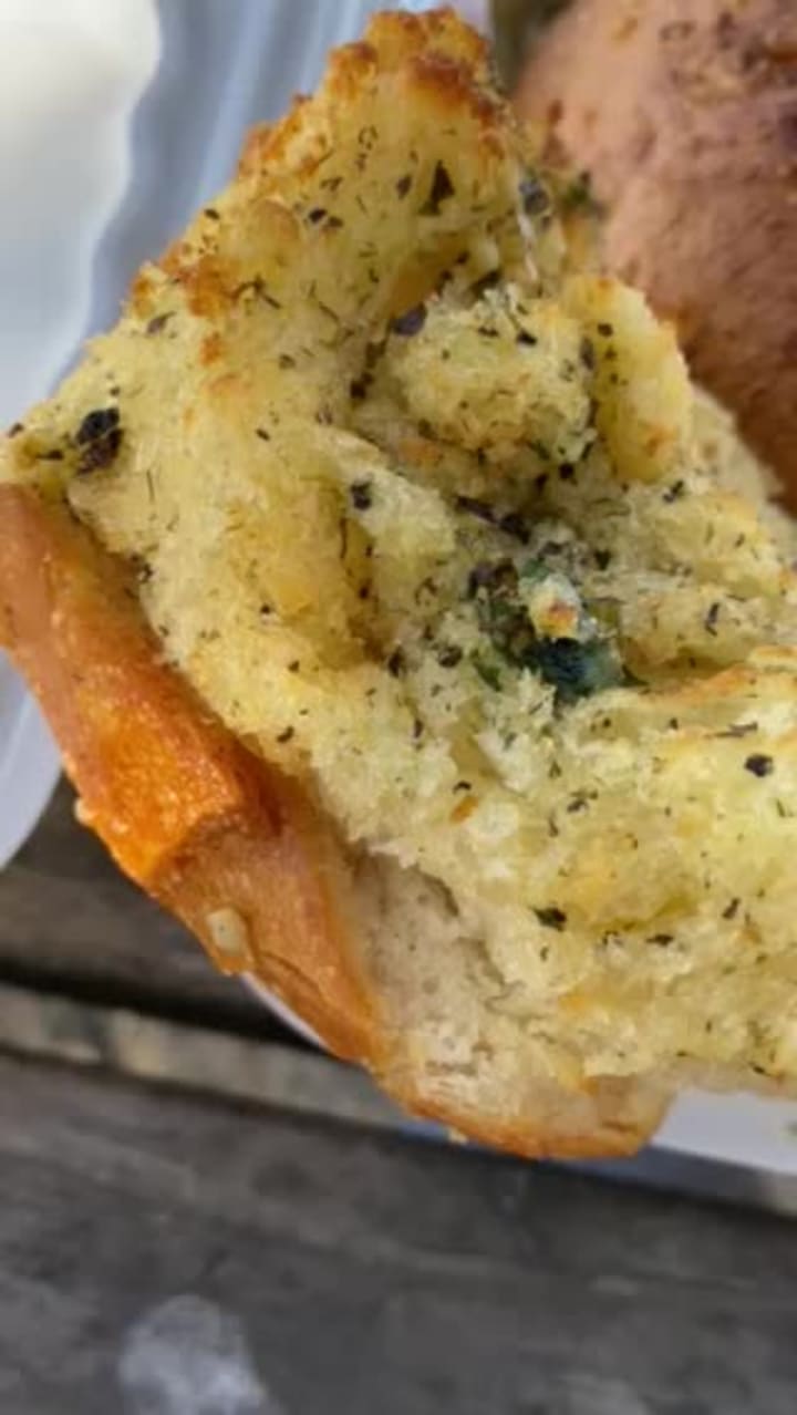 Video review of Shake's Old Fisherman's Grotto