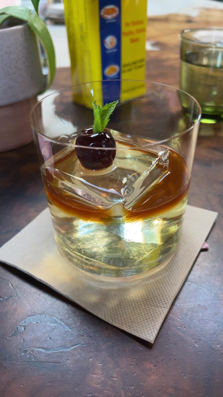 Video review of True Laurel