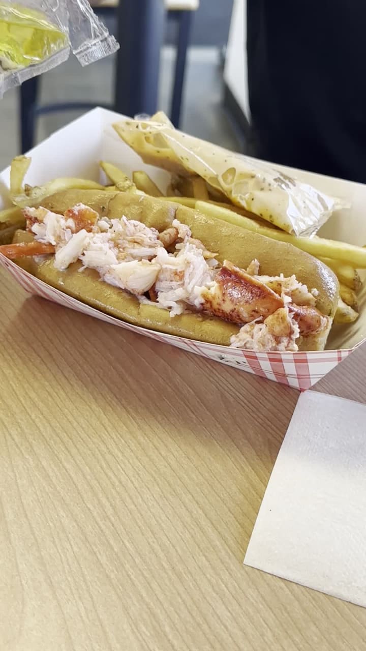 Video review of Angie’s Lobster