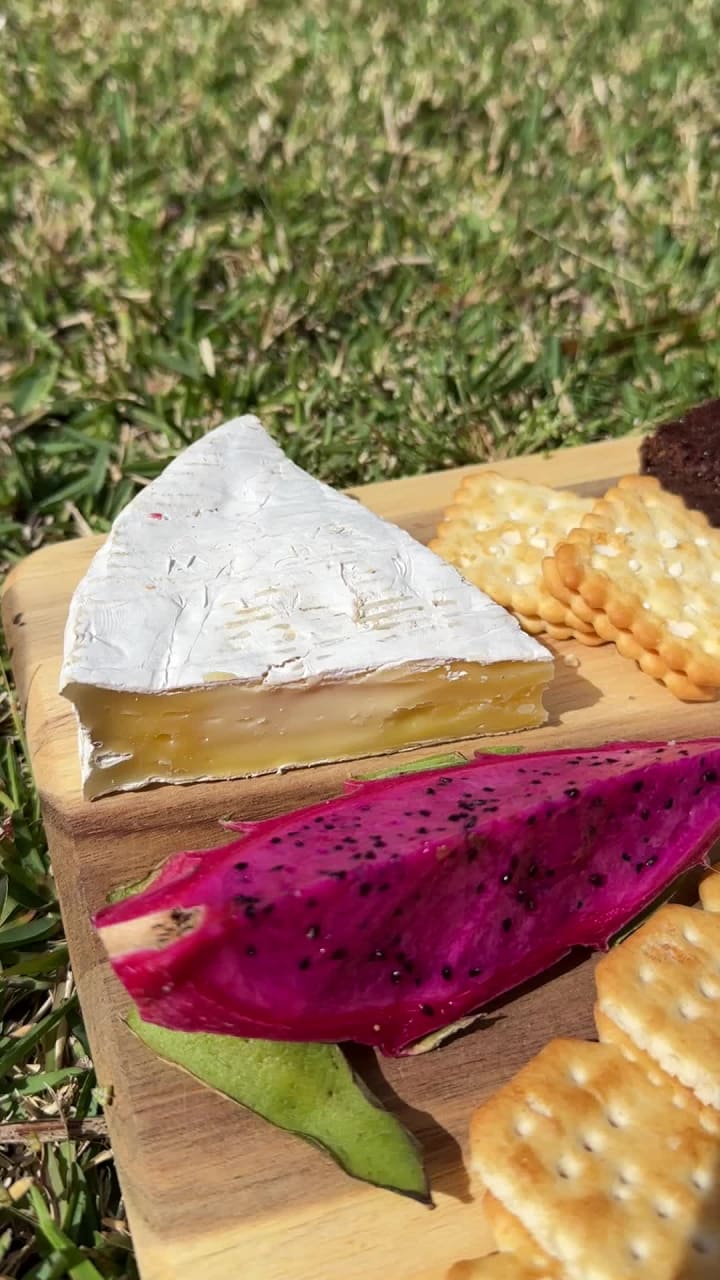 Video review of Salt Meats Cheese