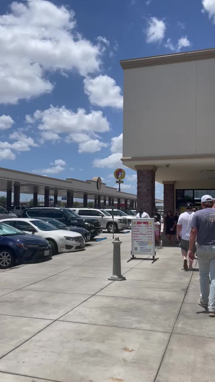 Video review of Buc-ee's