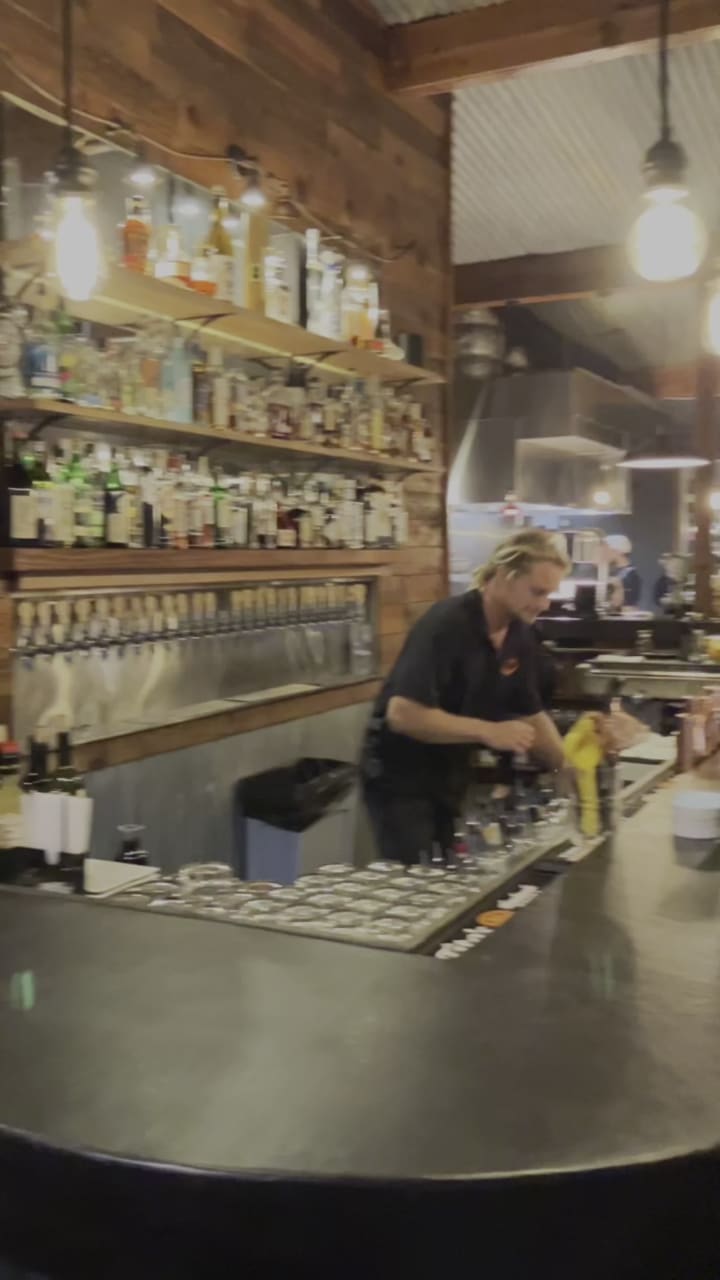 Naisla Kitchen and Cocktails