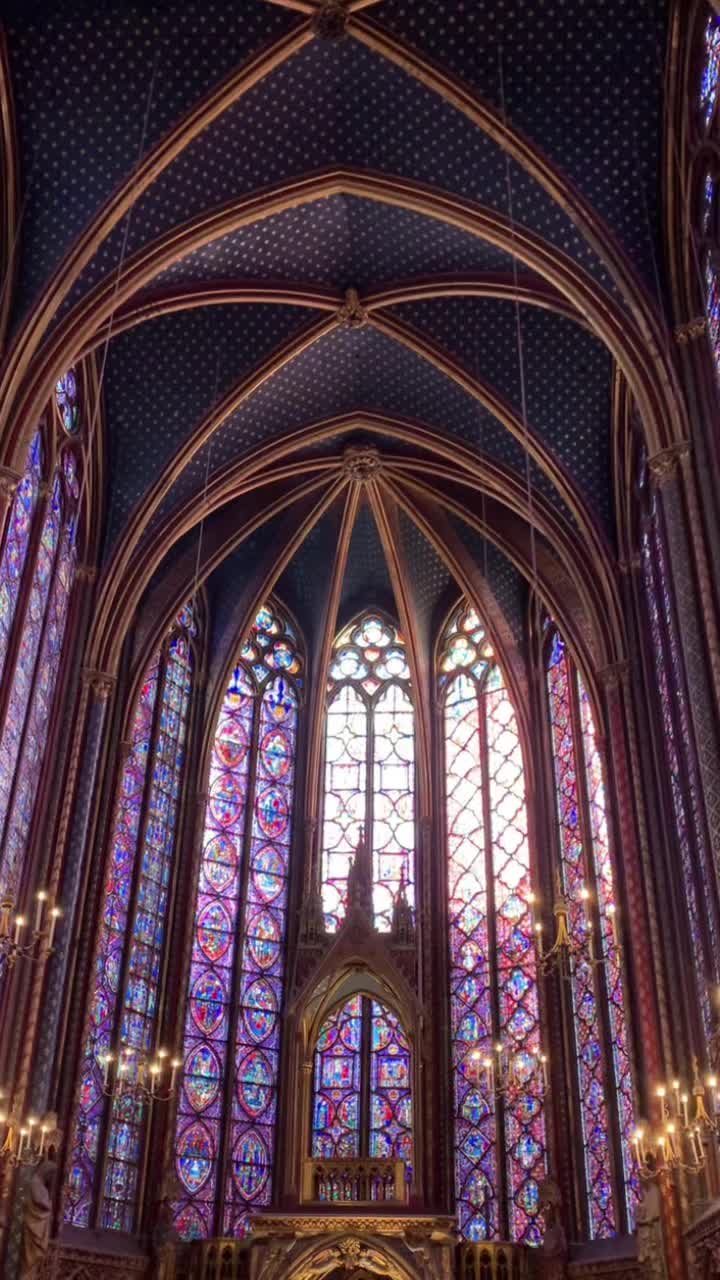 Video review of Sainte-Chapelle