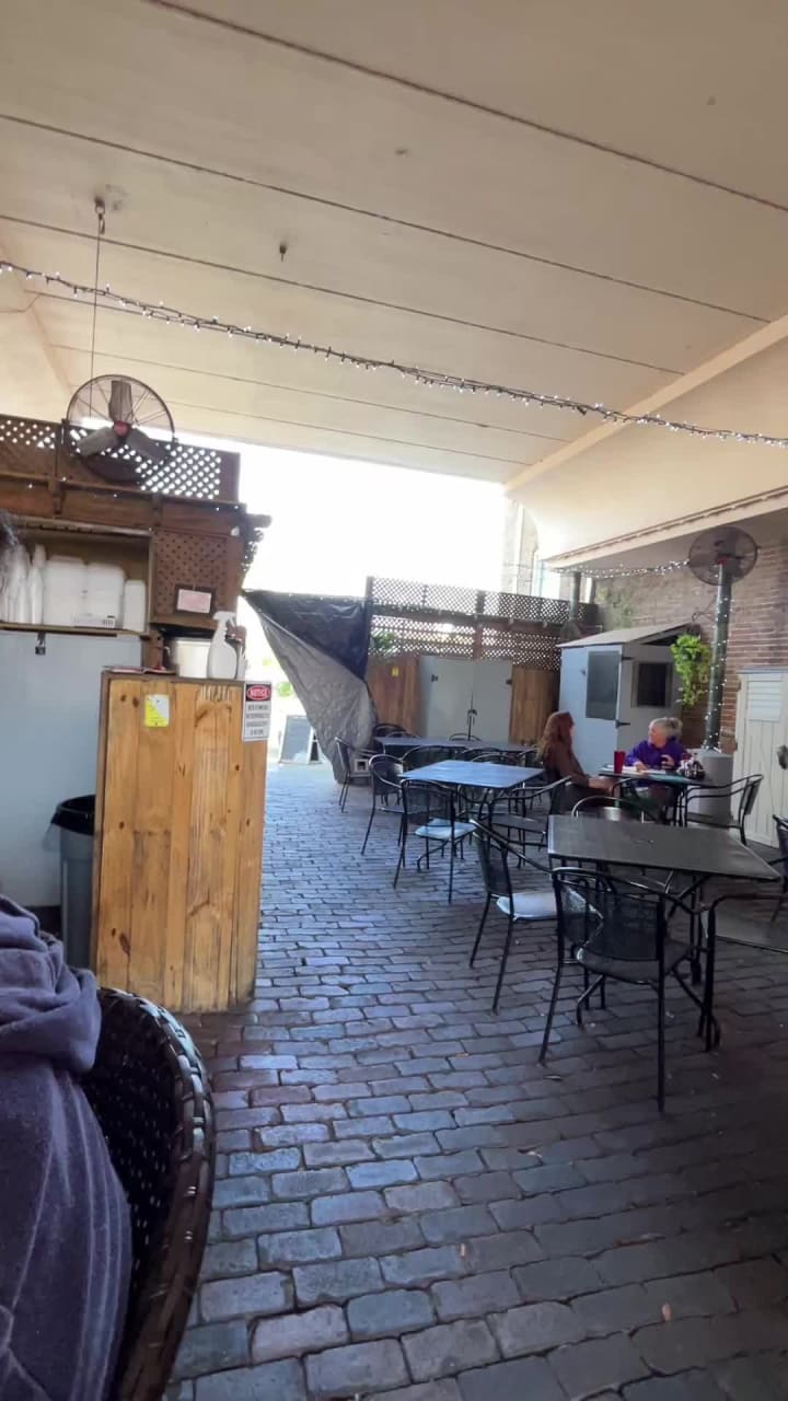 The Breezeway Restaurant & Bar