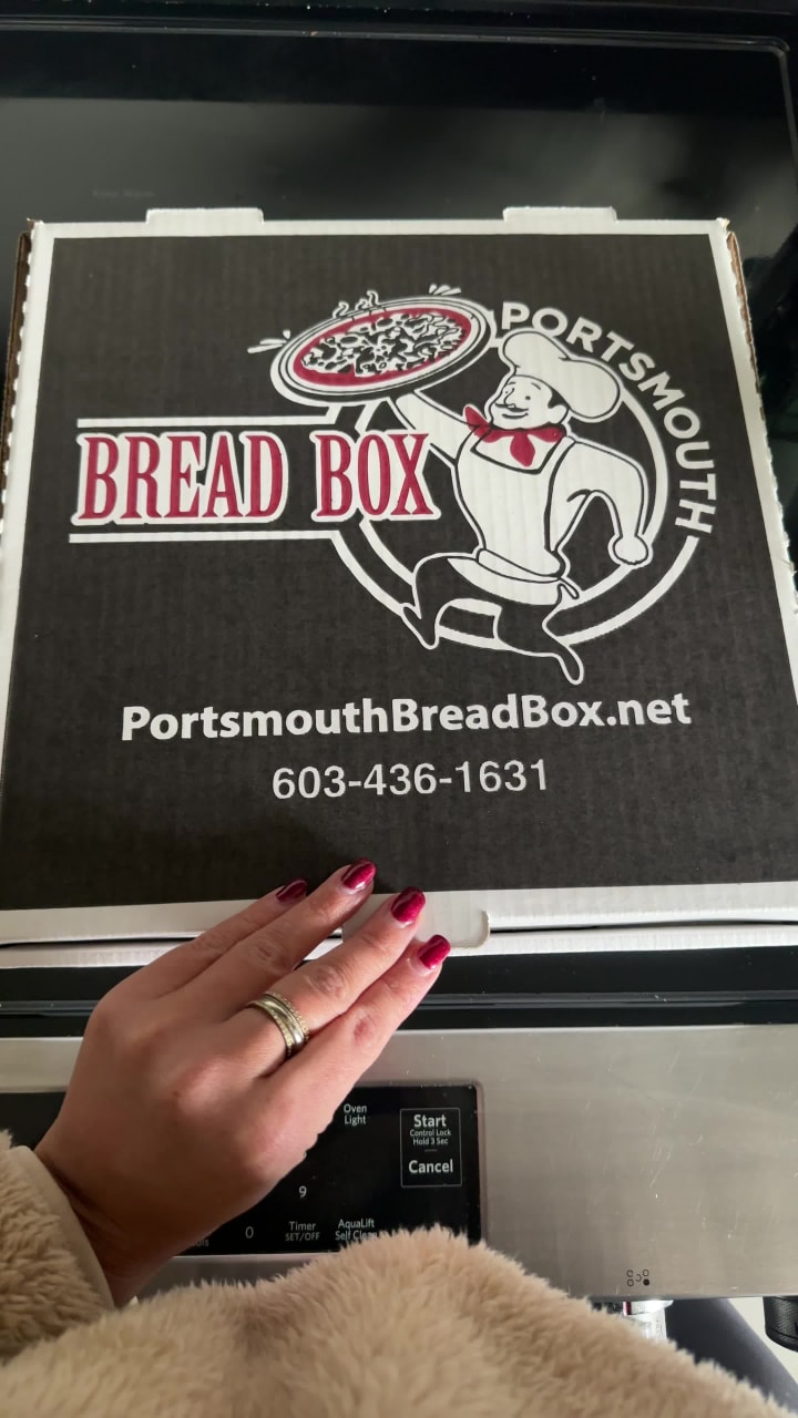 Video review of Portsmouth Bread Box
