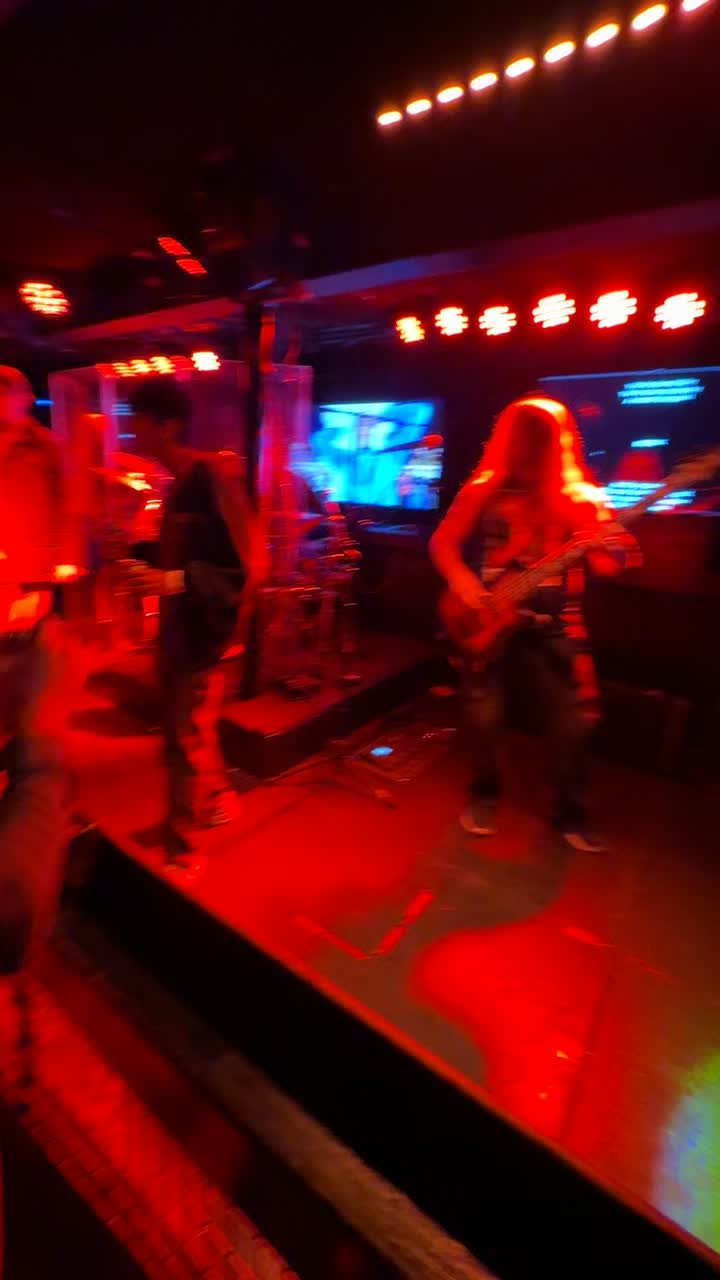 Video review of Dark Horse Tavern