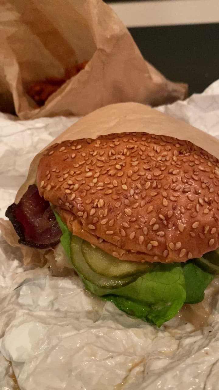 Video review of Roam Artisan Burgers